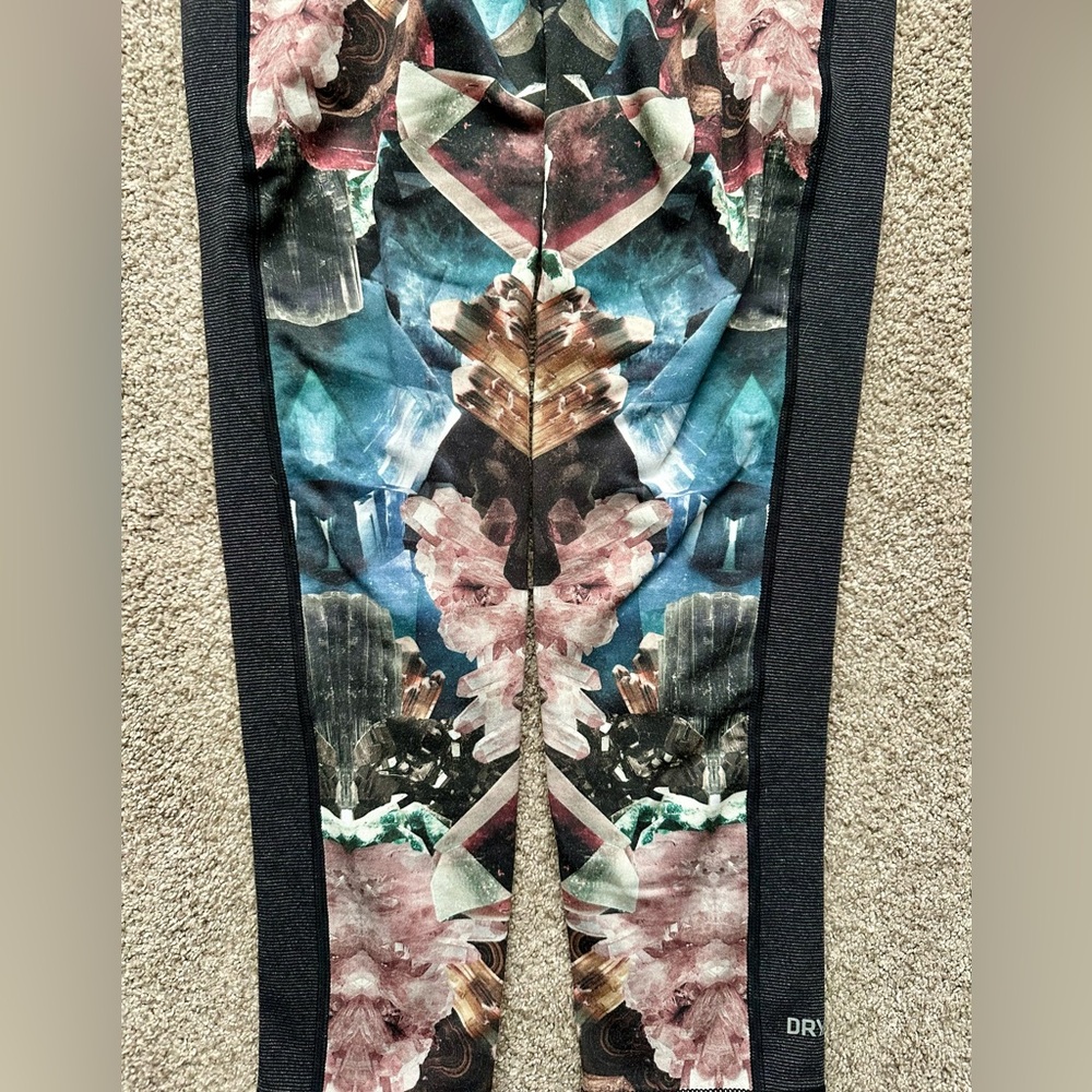 Burton Women’s Crystal Patterned Dryride Leggings - Picture 4 of 9